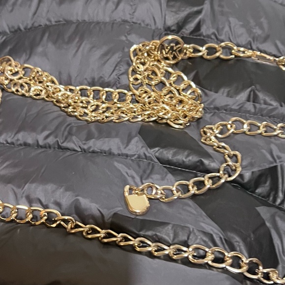 Michael Kors Elegant Gold Chain belt - Picture 2 of 5